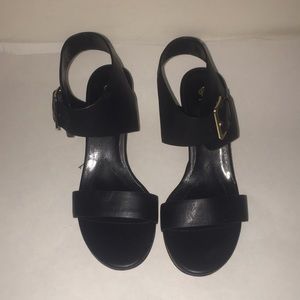 Studio isola black sandals